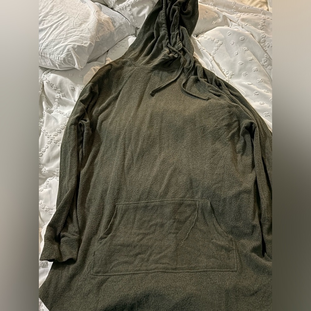 Torrid hoodie. Olive Green. Size 3. SF/dog friendly home.